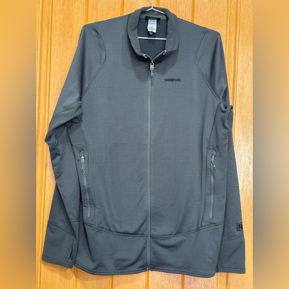 Patagonia Men’s 2XL Full-Zip Jacket with Side Pockets[D95